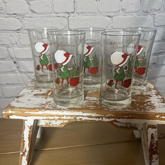 VTG A.G.C. Coca-Cola Holly Hobbie Christmas Set Of 5 Tall Glasses - Picture 1 of 7